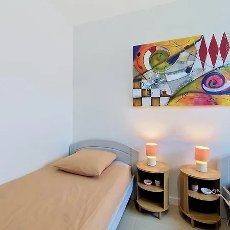 Holiday home Lou Ximunet, Cocon Lumineux Avec Jardin Proche Pau Serres-Castet